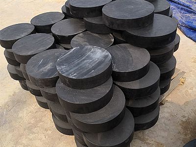 桂平市板式橡胶支座由若干层橡胶片与薄钢板经加压硫化